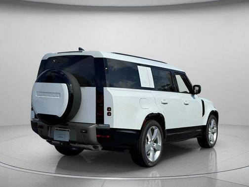 2025 Land Rover Defender P400 X-Dynamic SE