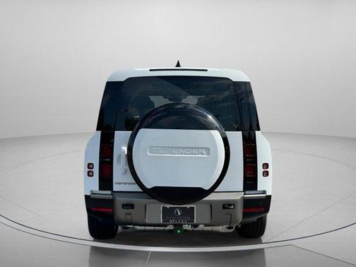 2025 Land Rover Defender P400 X-Dynamic SE