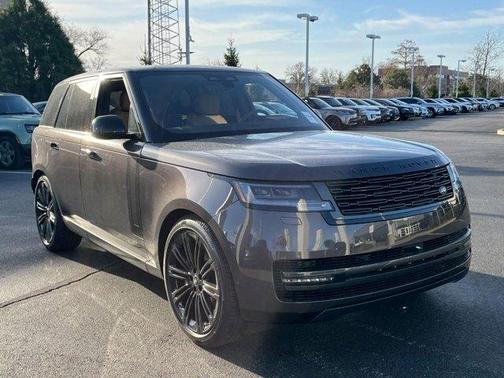 2025 Land Rover Range Rover P530 SE