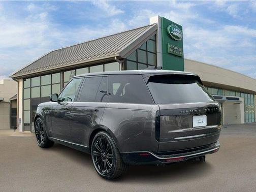 2025 Land Rover Range Rover P530 SE