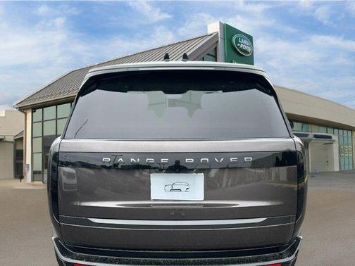 2025 Land Rover Range Rover P530 SE