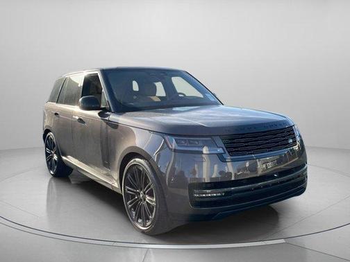 2025 Land Rover Range Rover P530 SE