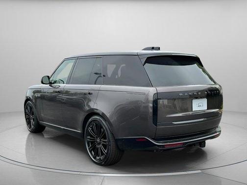 2025 Land Rover Range Rover P530 SE
