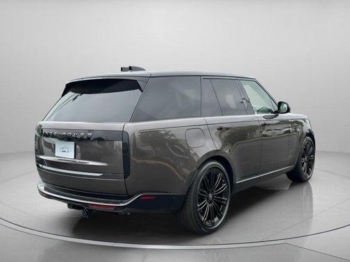 2025 Land Rover Range Rover P530 SE