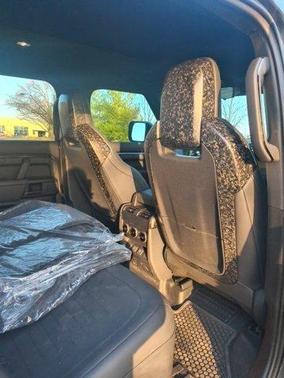 2025 Land Rover Defender OCTA