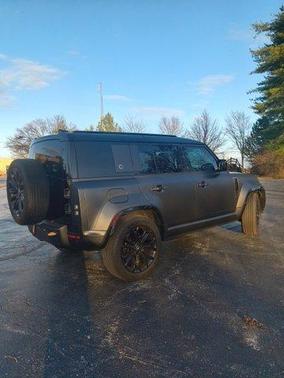 2025 Land Rover Defender OCTA