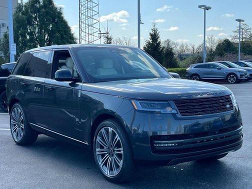 2025 Land Rover Range Rover P530 SE