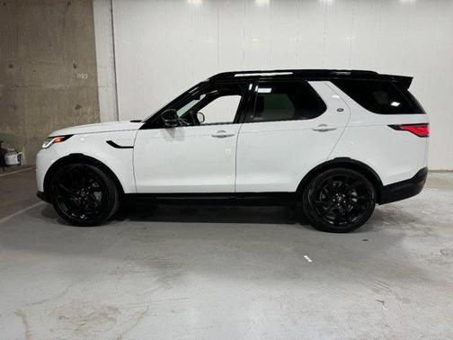 2024 Land Rover Discovery P300 Dynamic SE