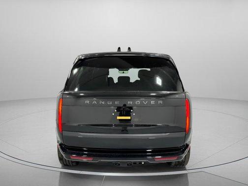 2026 Land Rover Range Rover P400 SE 7 Seat
