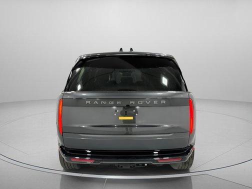 2026 Land Rover Range Rover P400 SE 7 Seat