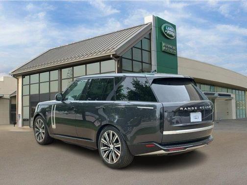 2025 Land Rover Range Rover P550e Autobiography