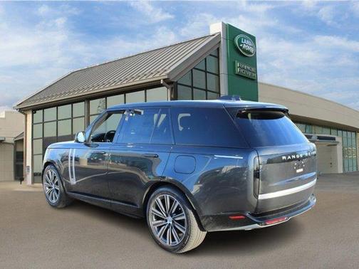 2025 Land Rover Range Rover P550e Autobiography