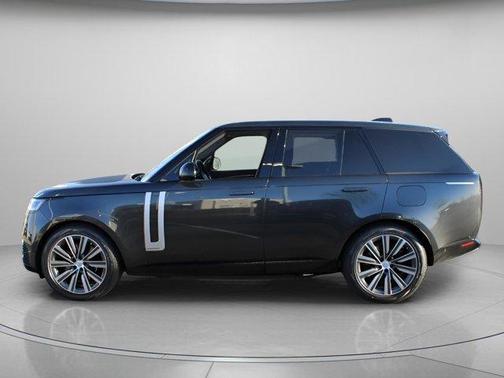 2025 Land Rover Range Rover P550e Autobiography