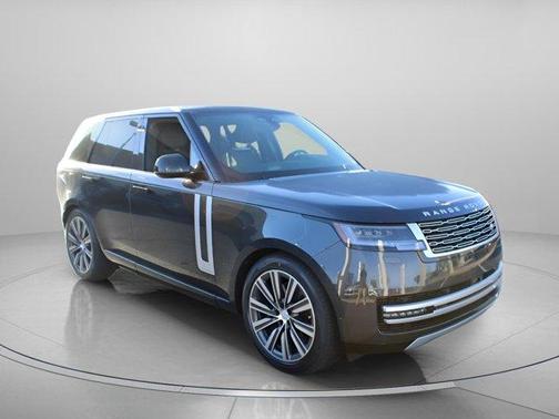 2025 Land Rover Range Rover P550e Autobiography