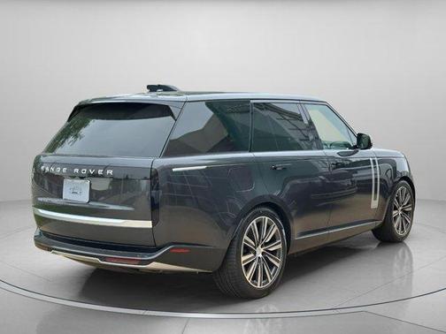 2025 Land Rover Range Rover P550e Autobiography