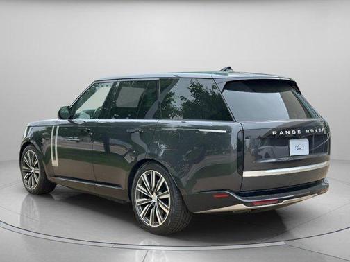 2025 Land Rover Range Rover P550e Autobiography