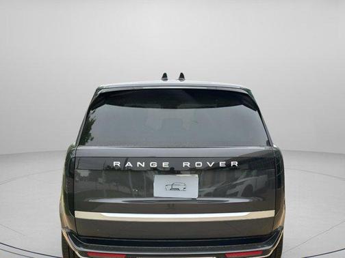 2025 Land Rover Range Rover P550e Autobiography