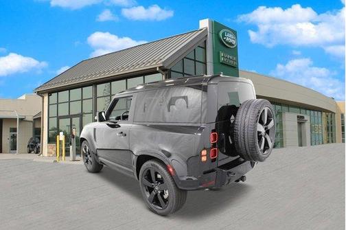 2024 Land Rover Defender P400 X-Dynamic SE