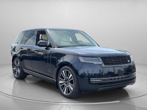 2025 Land Rover Range Rover P550e Autobiography