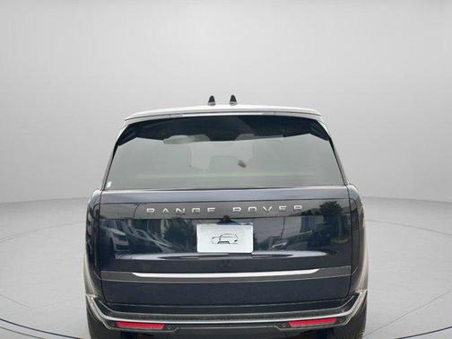 2025 Land Rover Range Rover P550e Autobiography