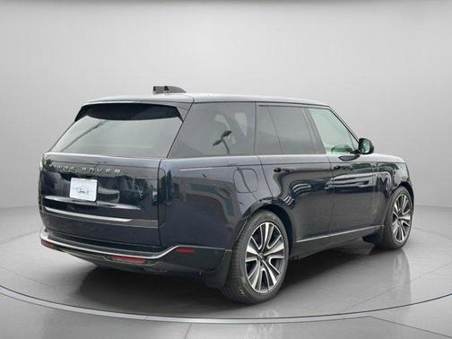 2025 Land Rover Range Rover P550e Autobiography
