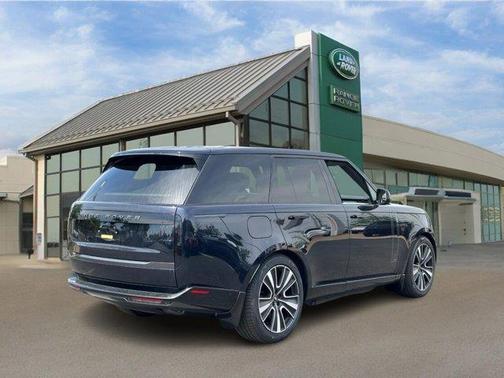 2025 Land Rover Range Rover P550e Autobiography