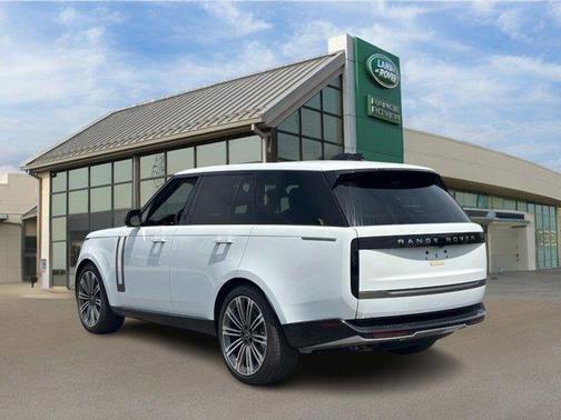 2025 Land Rover Range Rover P530 SE