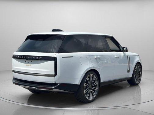 2025 Land Rover Range Rover P530 SE