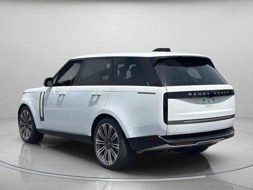 2025 Land Rover Range Rover P530 SE