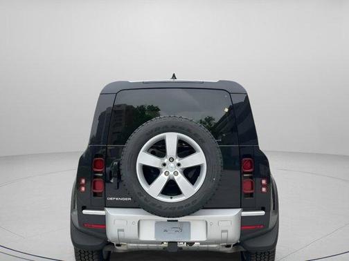 2025 Land Rover Defender P300