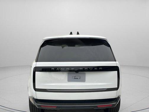 2025 Land Rover Range Rover P530 SE