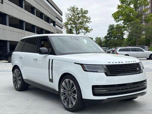 2025 Land Rover Range Rover P530 SE