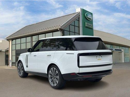 2025 Land Rover Range Rover P530 SE