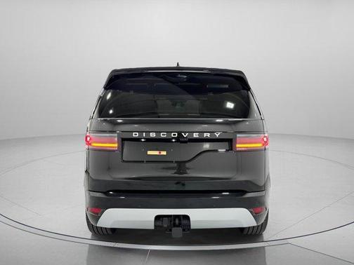 2026 Land Rover Discovery Tempest Edition