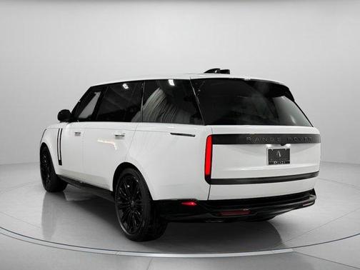 2025 Land Rover Range Rover P400 SE 7 Seat