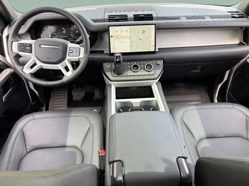 2025 Land Rover Defender P400 X-Dynamic SE