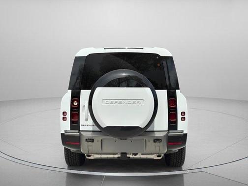 2025 Land Rover Defender P400 X-Dynamic SE