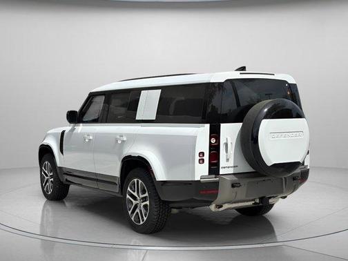 2025 Land Rover Defender P400 X-Dynamic SE