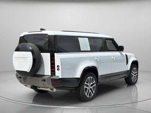 2025 Land Rover Defender P400 X-Dynamic SE
