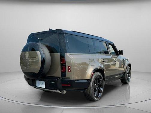 2025 Land Rover Defender P400 X-Dynamic SE