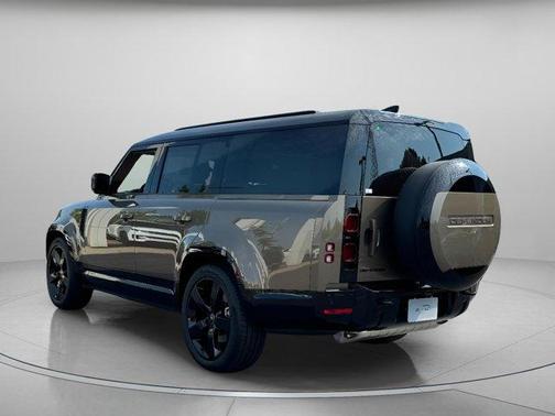 2025 Land Rover Defender P400 X-Dynamic SE