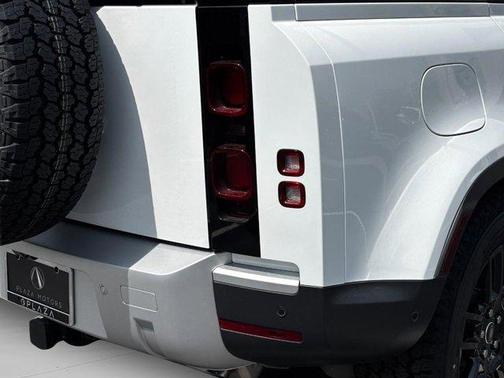 2025 Land Rover Defender P300