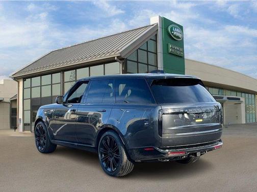 2025 Land Rover Range Rover P530 SE