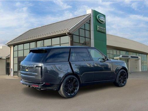 2025 Land Rover Range Rover P530 SE