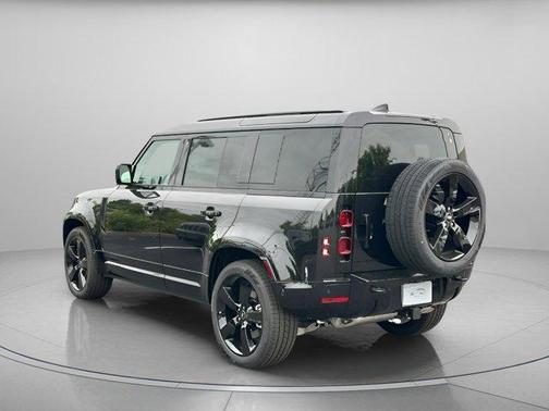 2025 Land Rover Defender P400 X-Dynamic SE