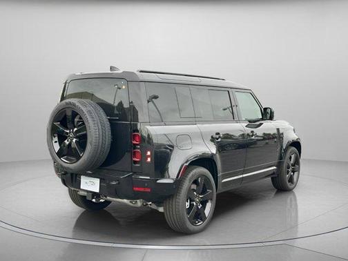 2025 Land Rover Defender P400 X-Dynamic SE
