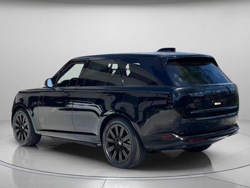 2025 Land Rover Range Rover P550e SE