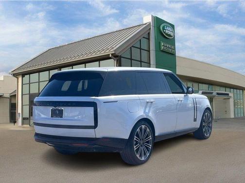 2025 Land Rover Range Rover P530 SE 7 Seat