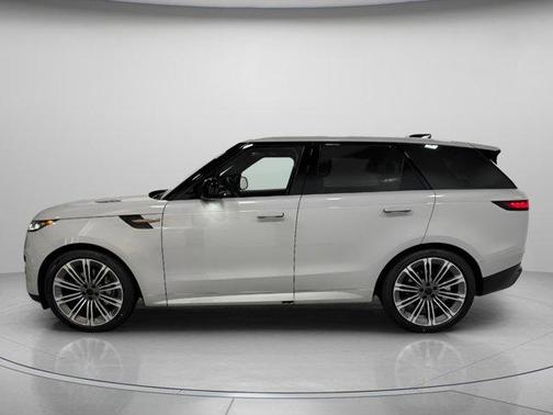 2026 Land Rover Range Rover Sport SE