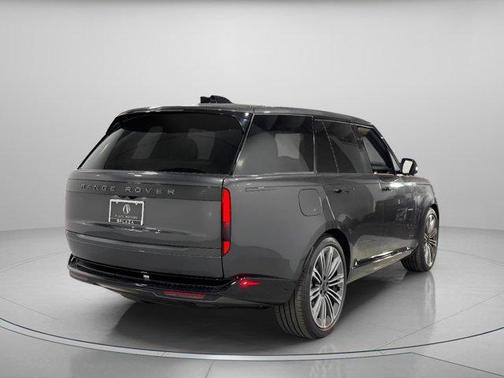 2026 Land Rover Range Rover P400 SE